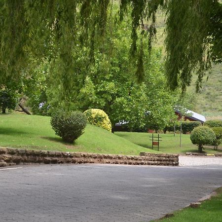 Golden Gate Hotel And Chalets Clarens Exterior photo